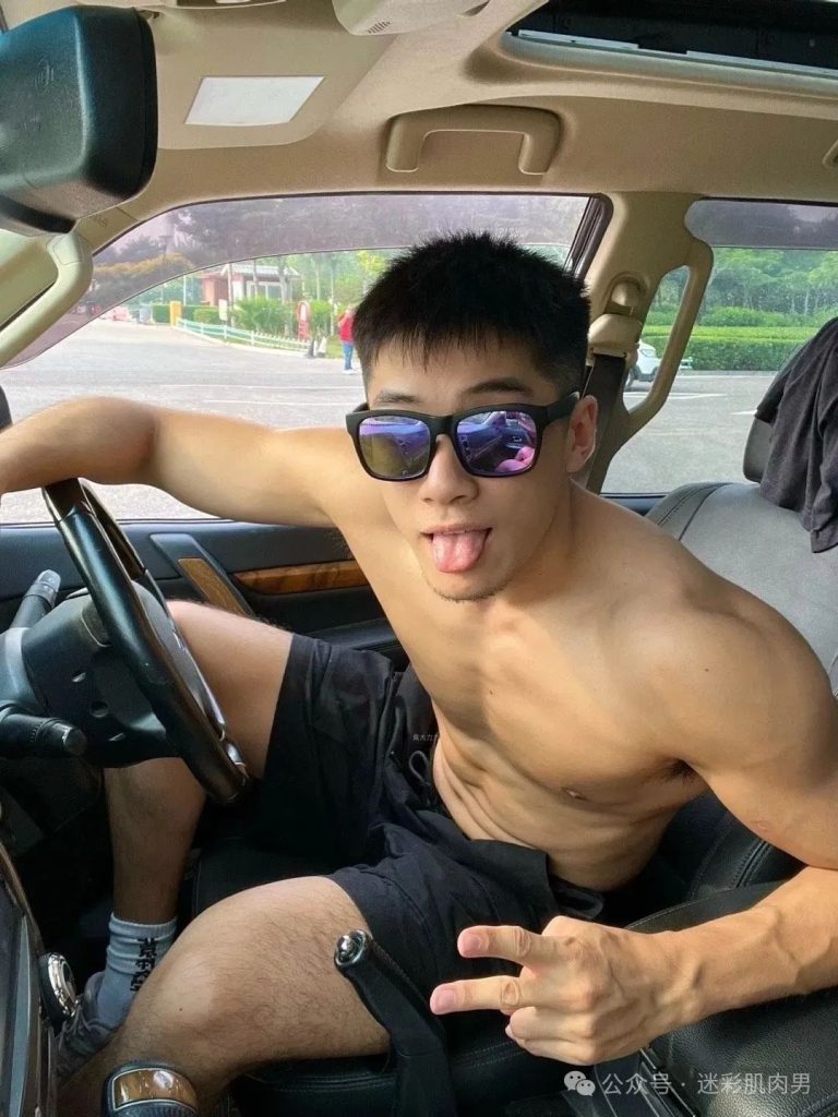 黑皮体育生粗壮长腿太顶啦！