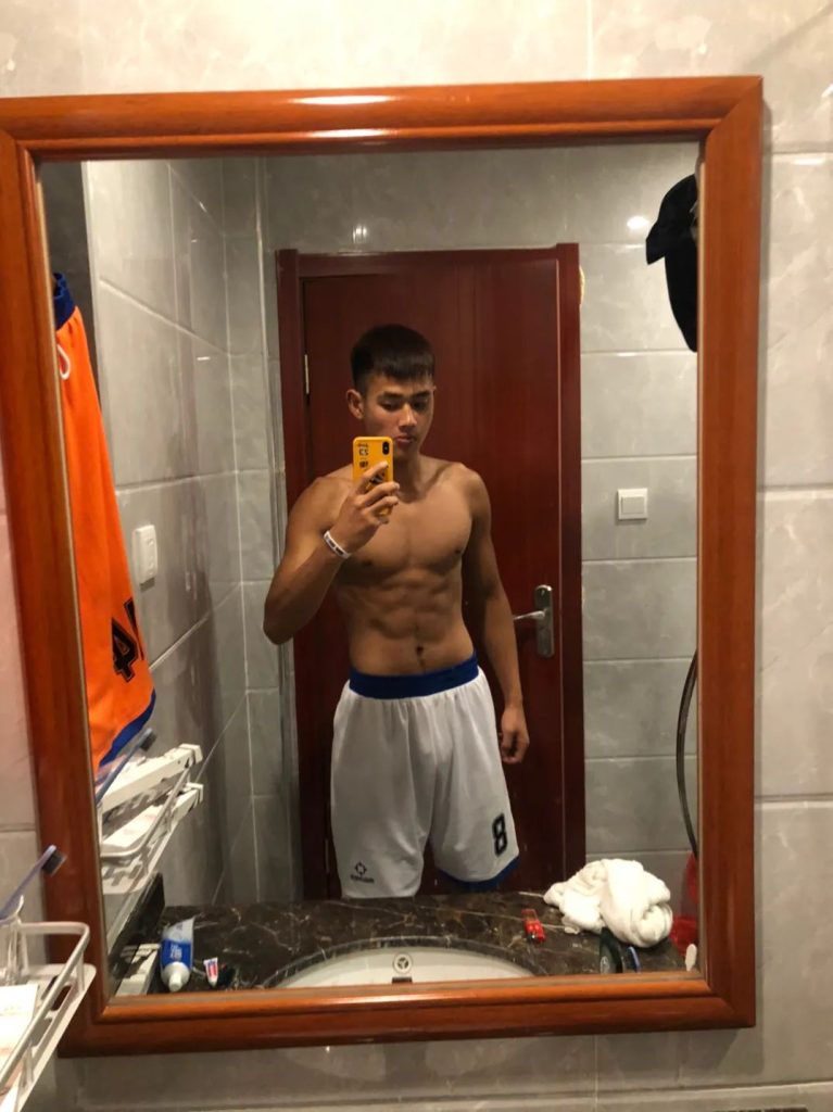 华东理工大篮球队黑皮体育生视频