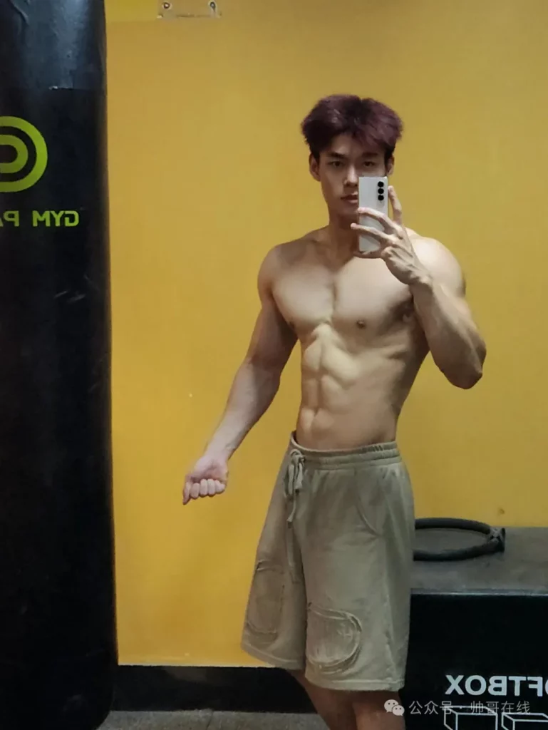 山东 185CM 薄肌模特帅哥，真男德代表！