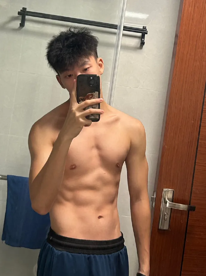 广州体育学院小腹肌体育生