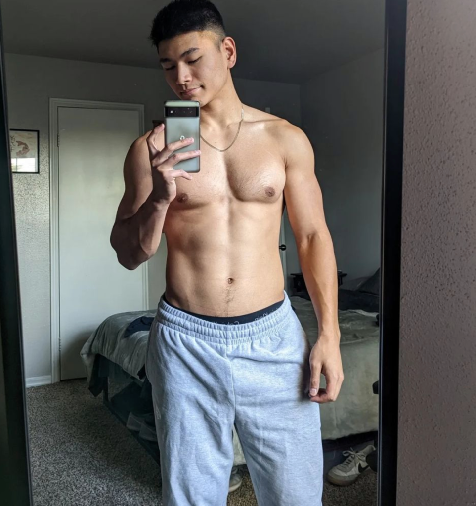 推上 33 万粉的超火网红肌肉小哥，穿灰裤子真实力！