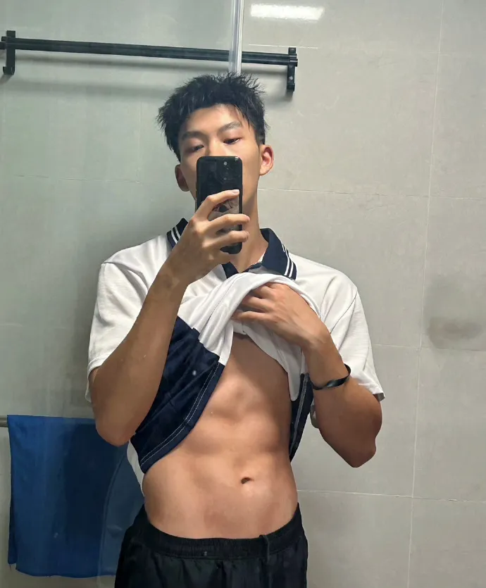 广州体育学院小腹肌体育生