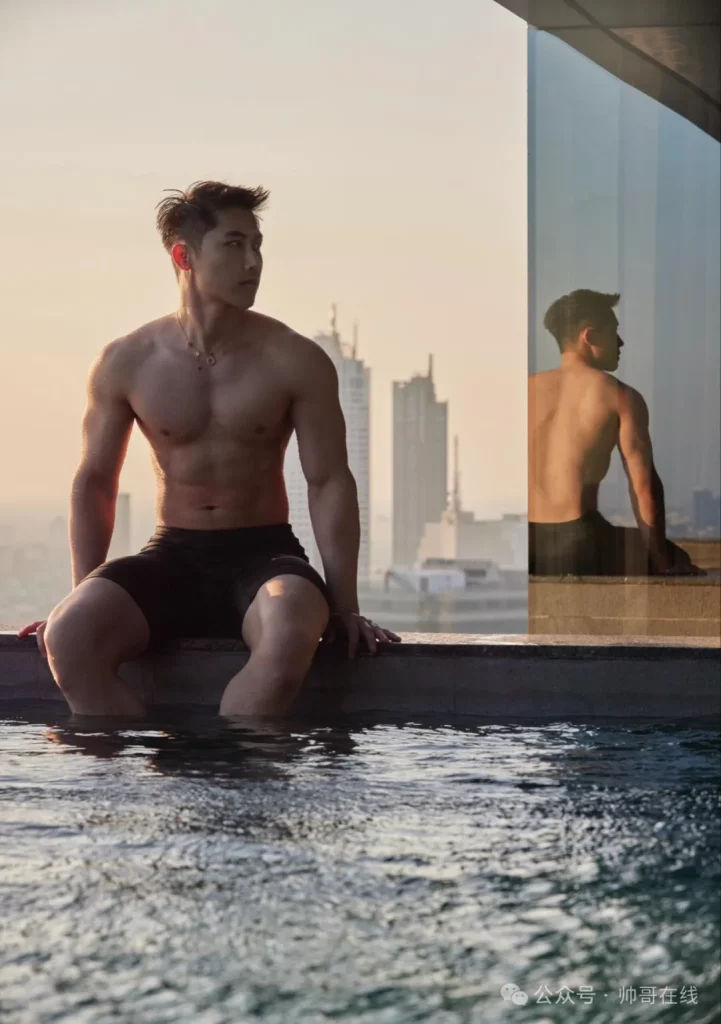 快乐加倍的 190CM 短发肌肉奶弟，太多人馋他的身子了！