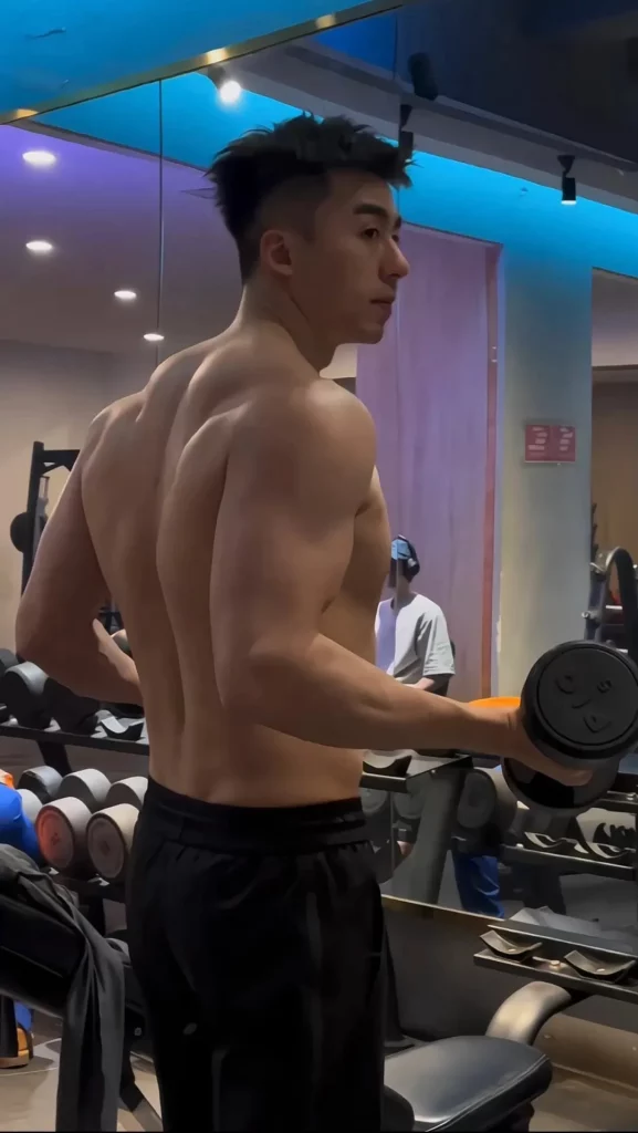 内蒙古肌肉男人，健硕身材人夫感 MAX 引热潮！