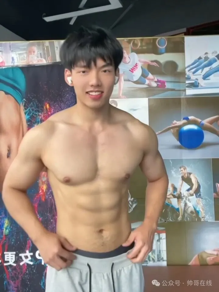 肌肉学弟不输体育生，弟弟这角度真胸到我了！
