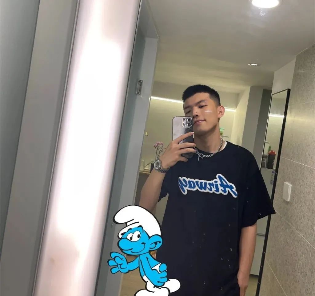湖南寸头薄肌男大，又 man 又可爱！