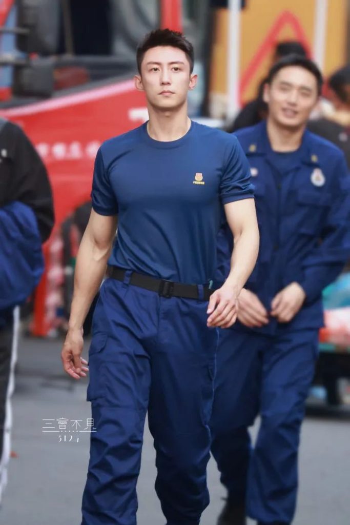 黄景瑜真的很会顶胯！这镜头也就看了几十遍吧！