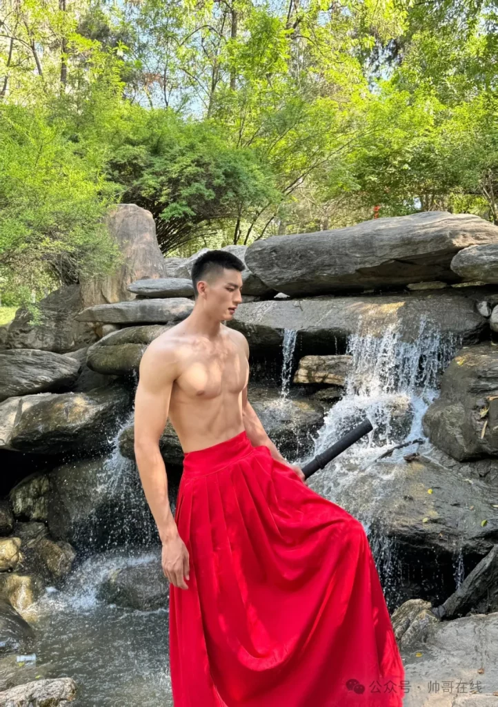 寸头白皮肌肉空乘，现实版浪花白退役兵哥哥！