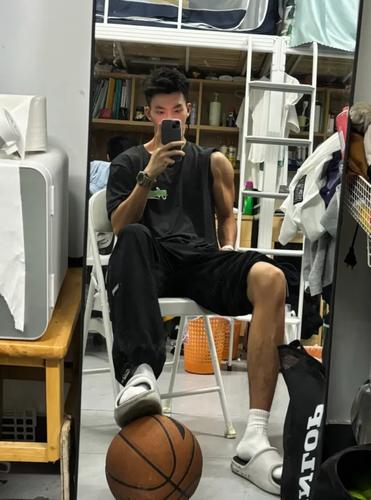 广州体育学院小腹肌体育生