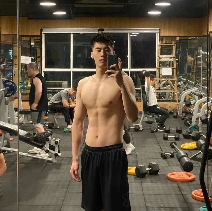 中南大学 187CM 男大天花板游泳体育生