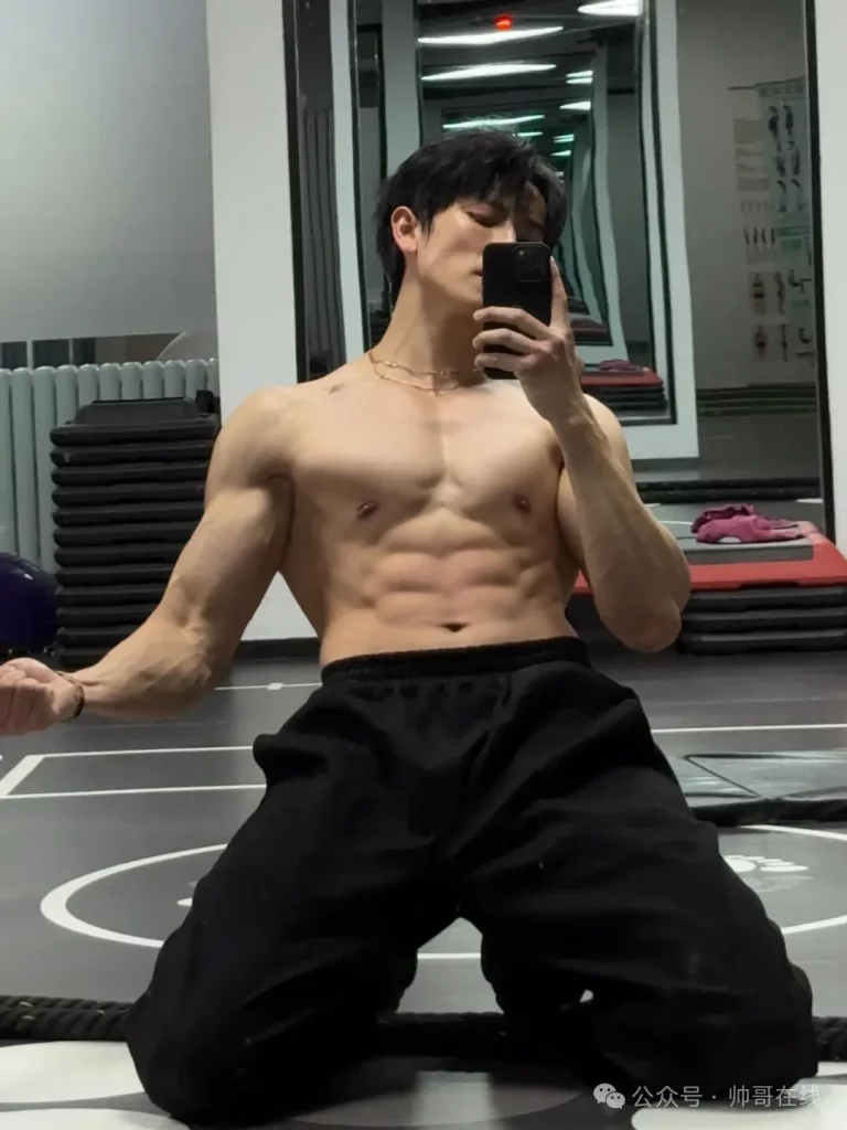 健身房帅男肌肉 CP 健身房帅男肌肉 CP