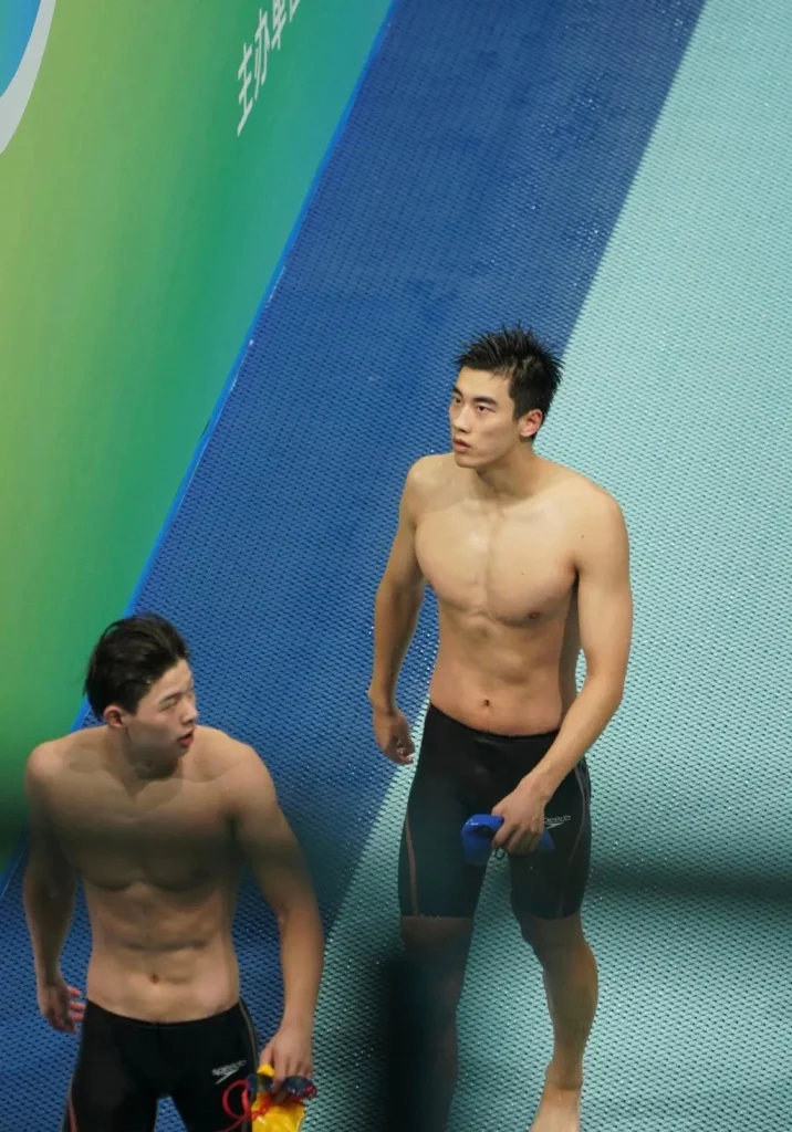中南大学 187CM 男大天花板游泳体育生