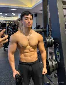 成都体院体育生，双开门翘P身材你顶得住吗？-潮男潮北