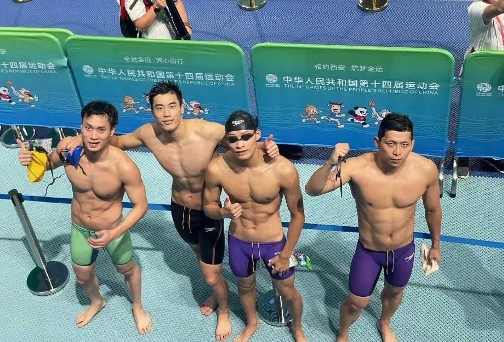 中南大学 187CM 男大天花板游泳体育生