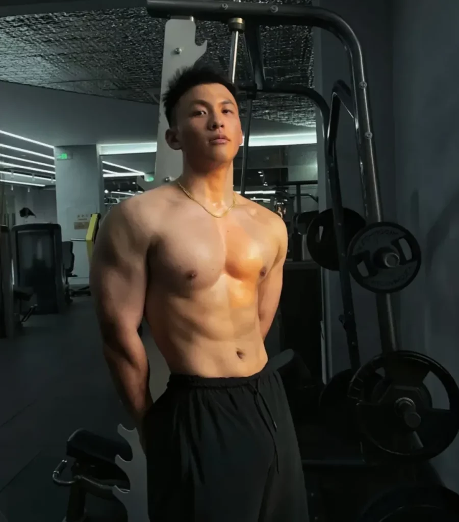 江苏 185CM 肌肉帅哥直播