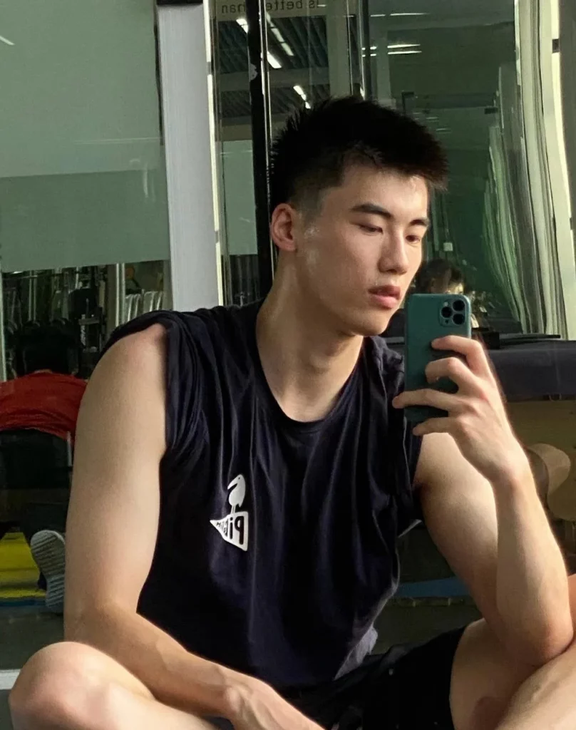 中南大学 187CM 男大天花板游泳体育生