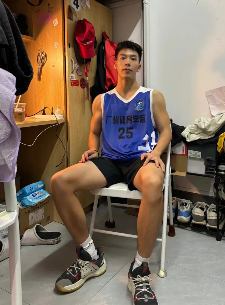 广州体育学院小腹肌体育生