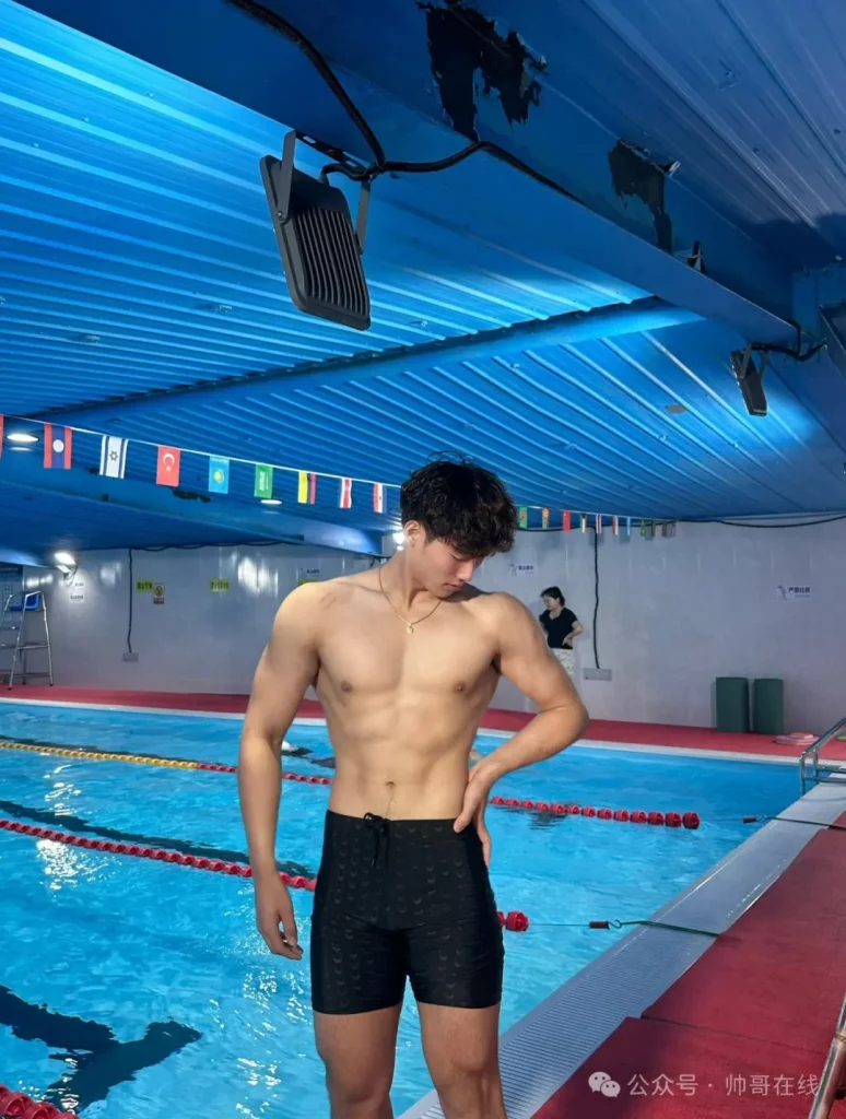 天津 190CM 肌肉体育生，体会到了肆意散发的荷尔蒙！