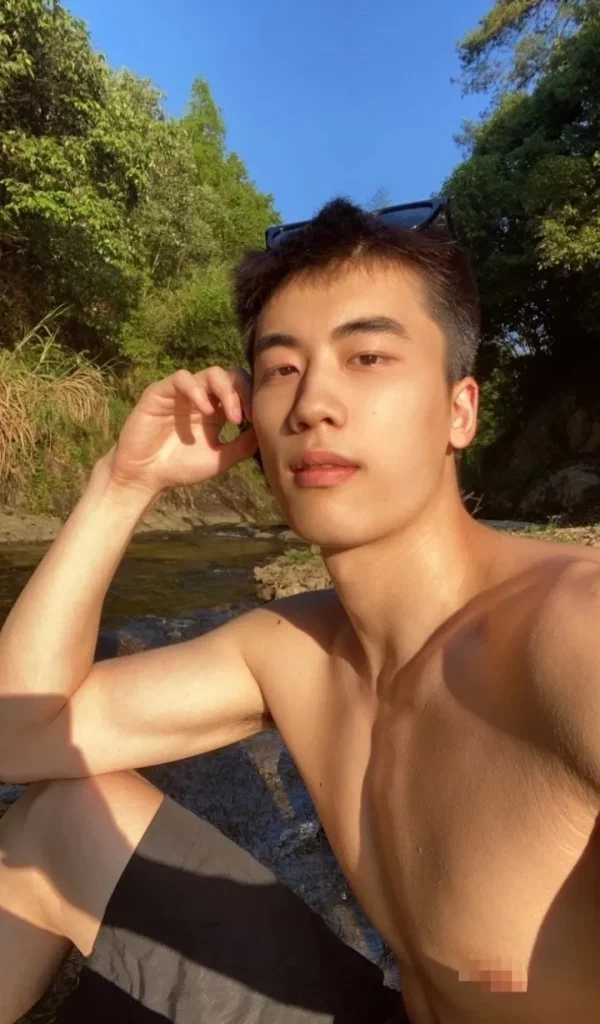中南大学 187CM 男大天花板游泳体育生