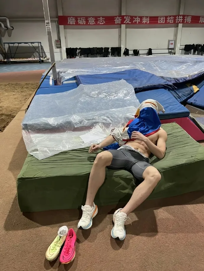 体育生男高的小腹肌