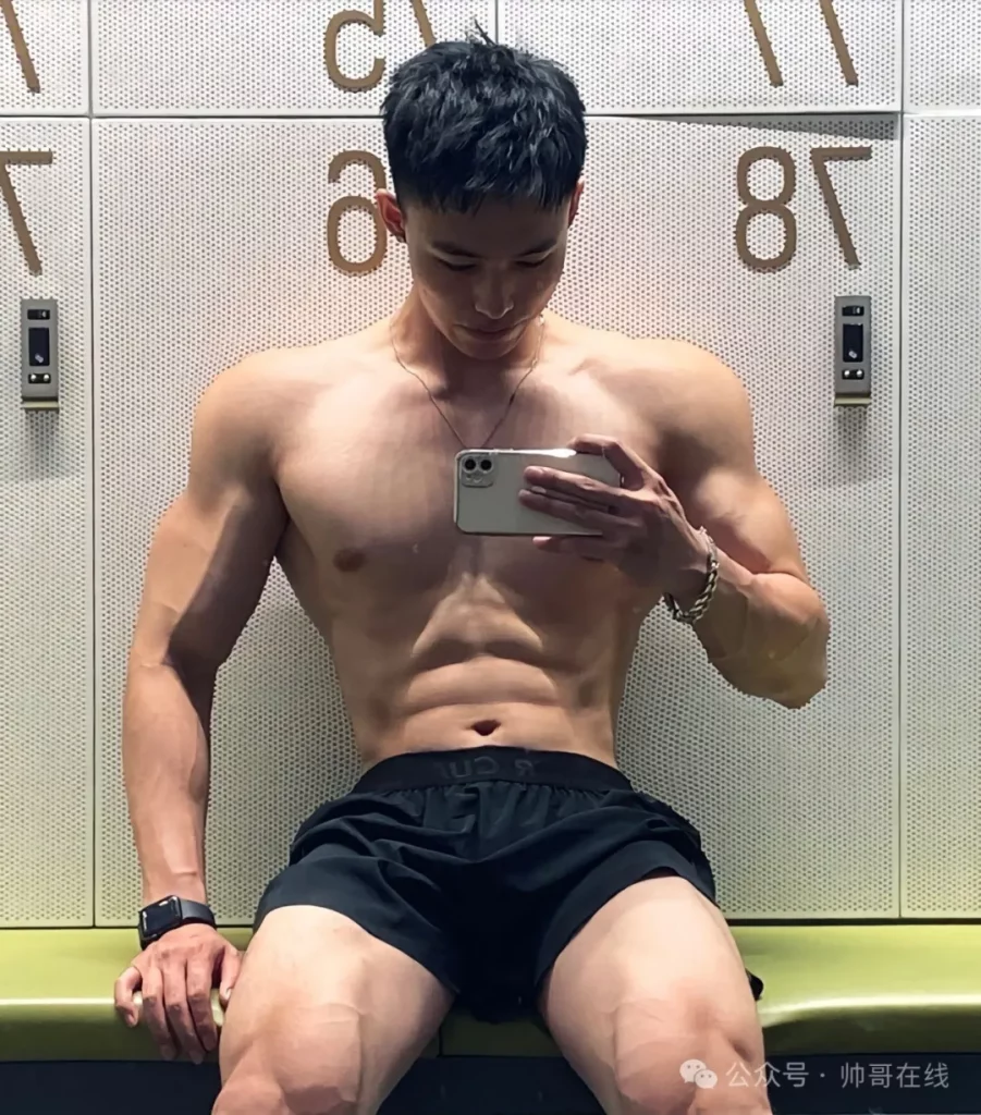 192CM 泳裤双开门长腿大胸肌比体育生还顶！