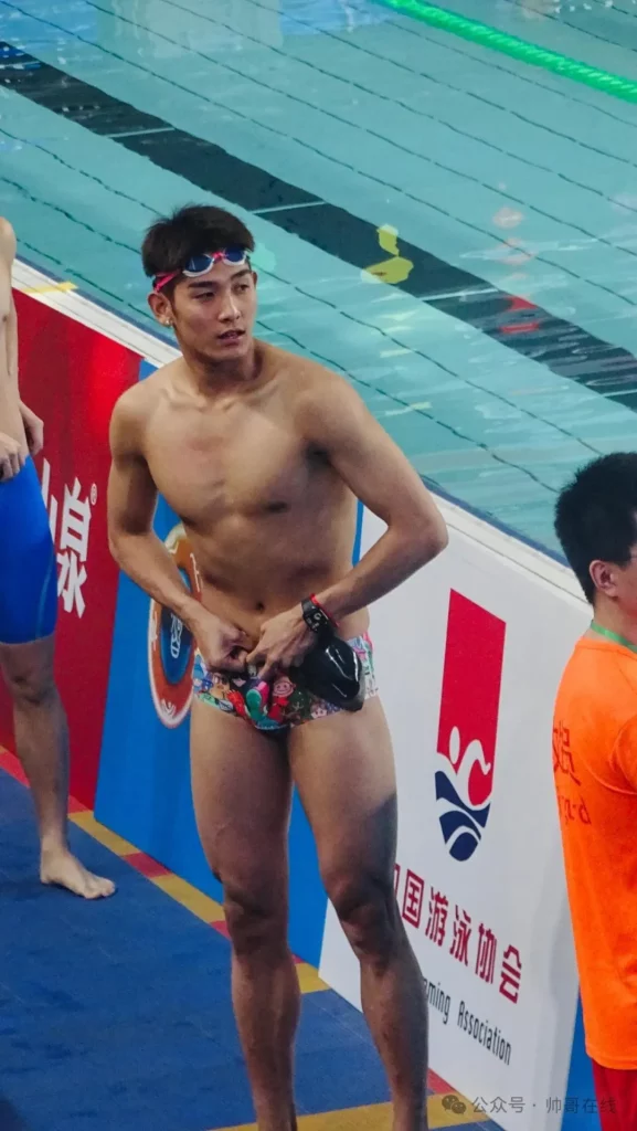 西安体院 187CM 肌肉体育生，还记得他吗？
