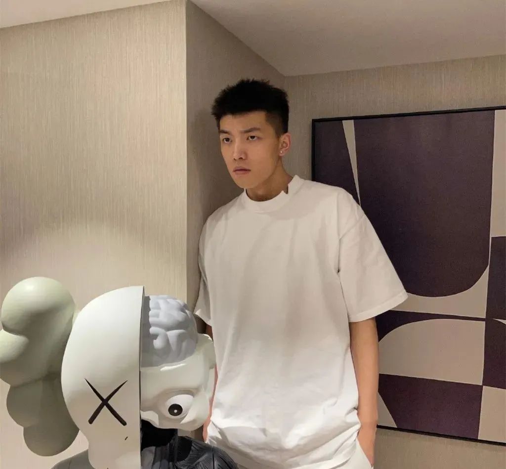 湖南寸头薄肌男大，又 man 又可爱！