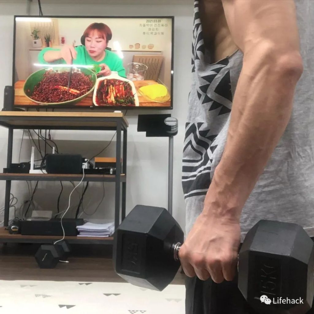 42 岁 Rain 近照曝光!炸裂肌肉刷屏,网友:羡慕金泰熙... 42 岁 Rain 近照曝光!炸裂肌肉刷屏,网友:羡慕金泰熙...