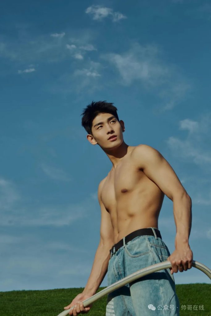 西安体院 187CM 肌肉体育生，还记得他吗？