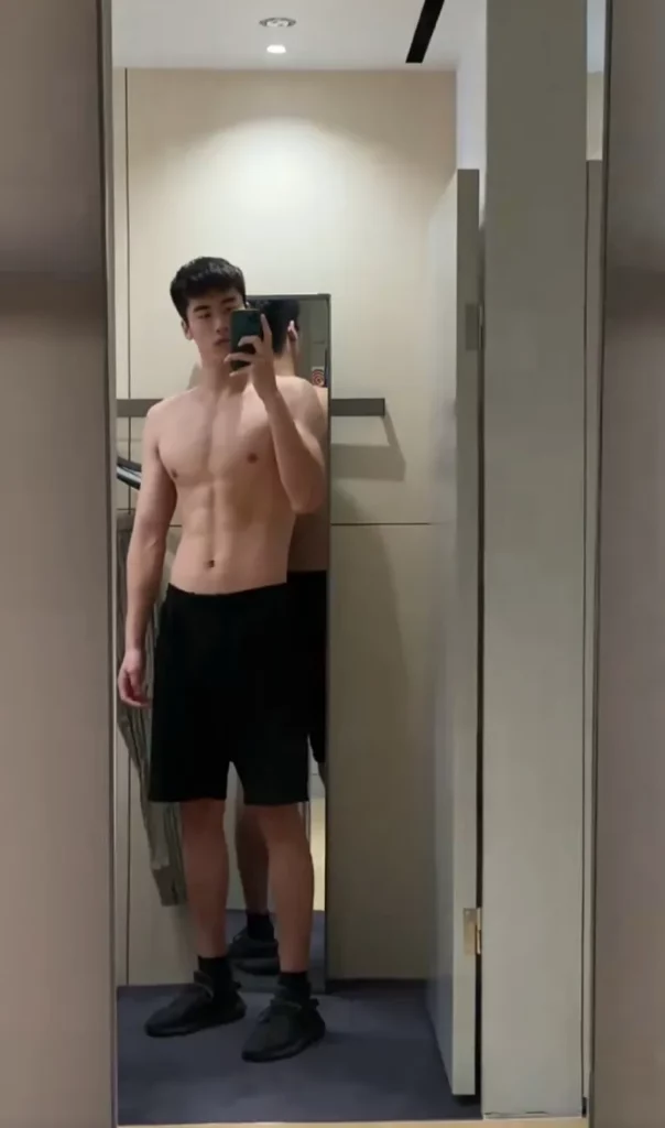 中南大学 187CM 男大天花板游泳体育生