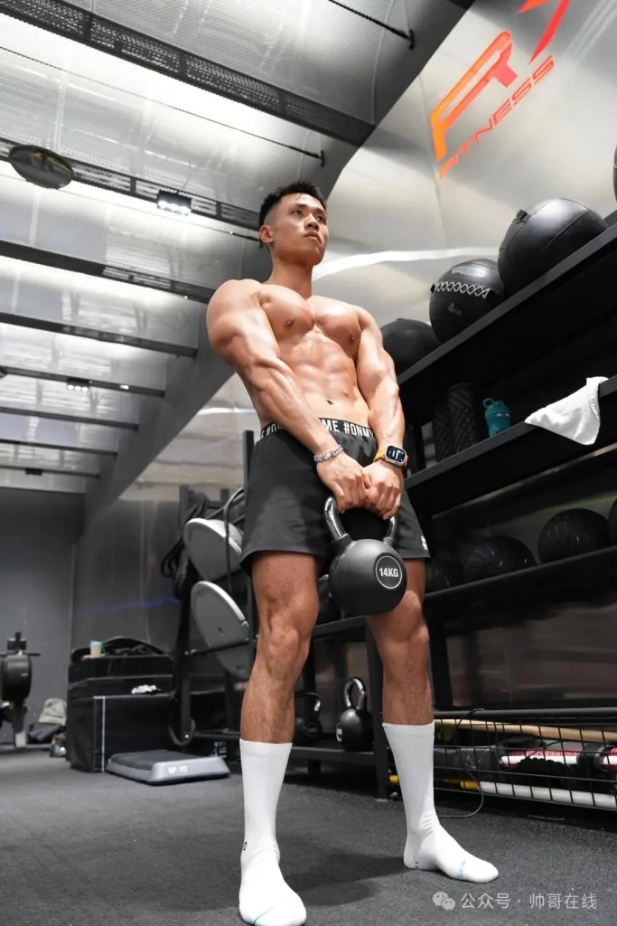 川渝黑皮八块腹肌健身私教，当你一天男朋友怎么样？