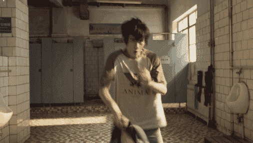 胡先煦新电影脱光光，跪着喊主人，乌尔善真会拍！