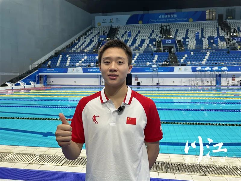 成都体育学院 04 年的跳水弟弟最新图来了！