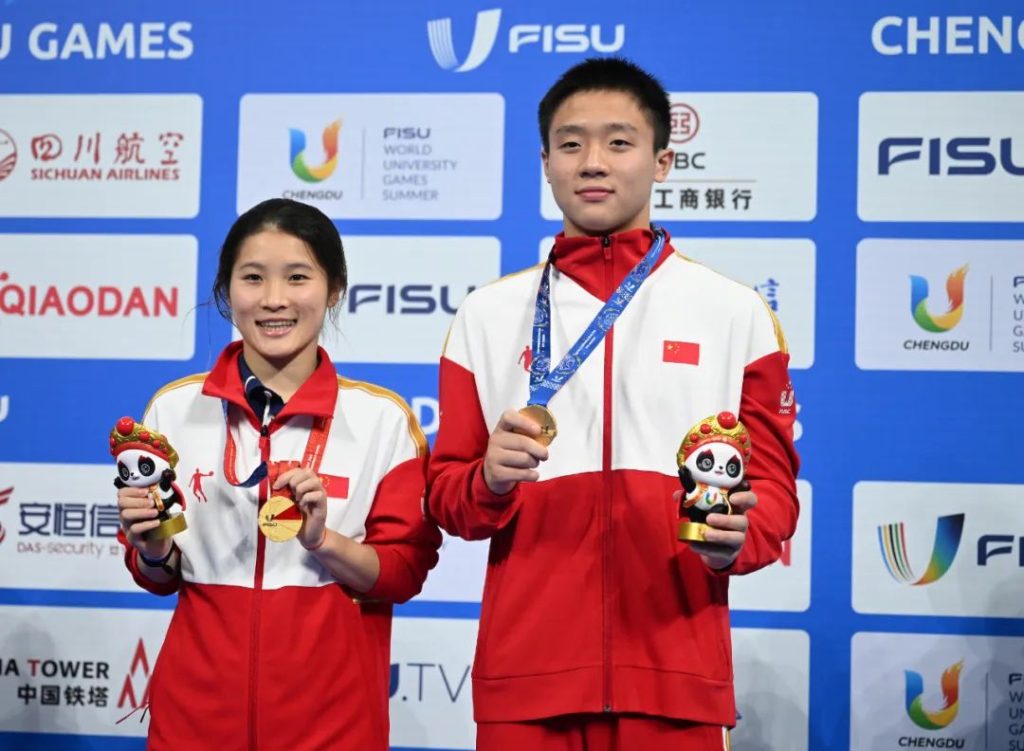 成都体育学院 04 年的跳水弟弟最新图来了！