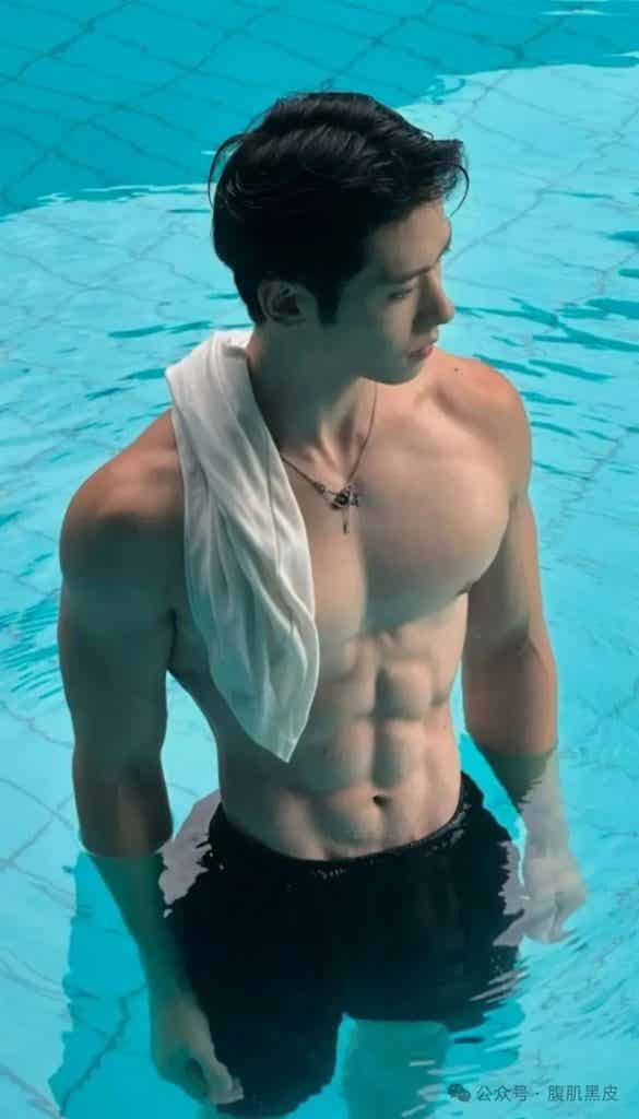 双开门白皮肌肉游泳教练小哥哥！！