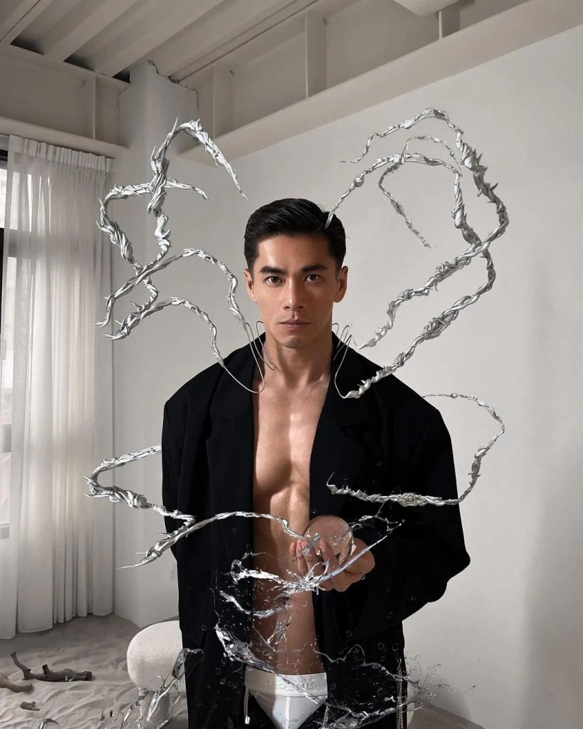 空少拔掉衣后拍写真吸引金主,穿太少只能打码了! 空少拔掉衣后拍写真吸引金主,穿太少只能打码了!