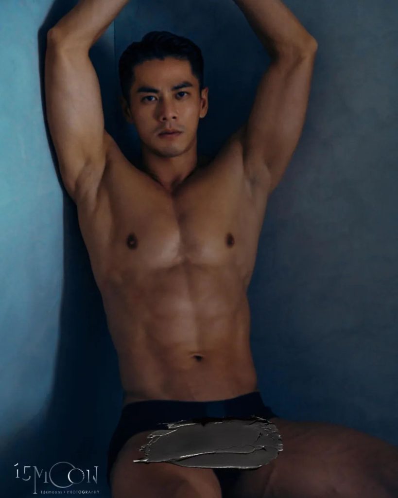 空少拔掉衣后拍写真吸引金主,穿太少只能打码了! 空少拔掉衣后拍写真吸引金主,穿太少只能打码了!