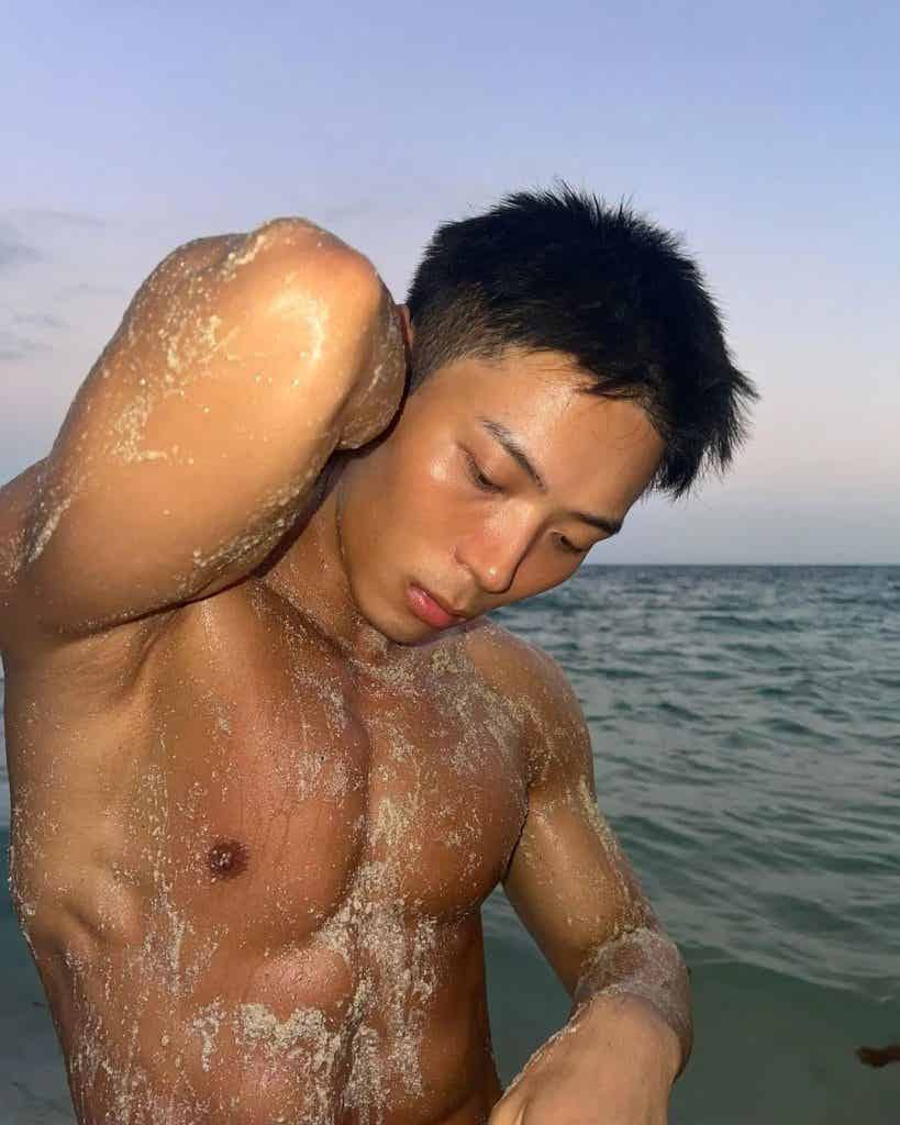 推特网红被扒是上交研究生?!大乌龙! 推特网红被扒是上交研究生?!大乌龙!