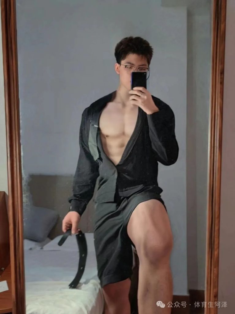 正装男妈妈—女生们都自愧不如……