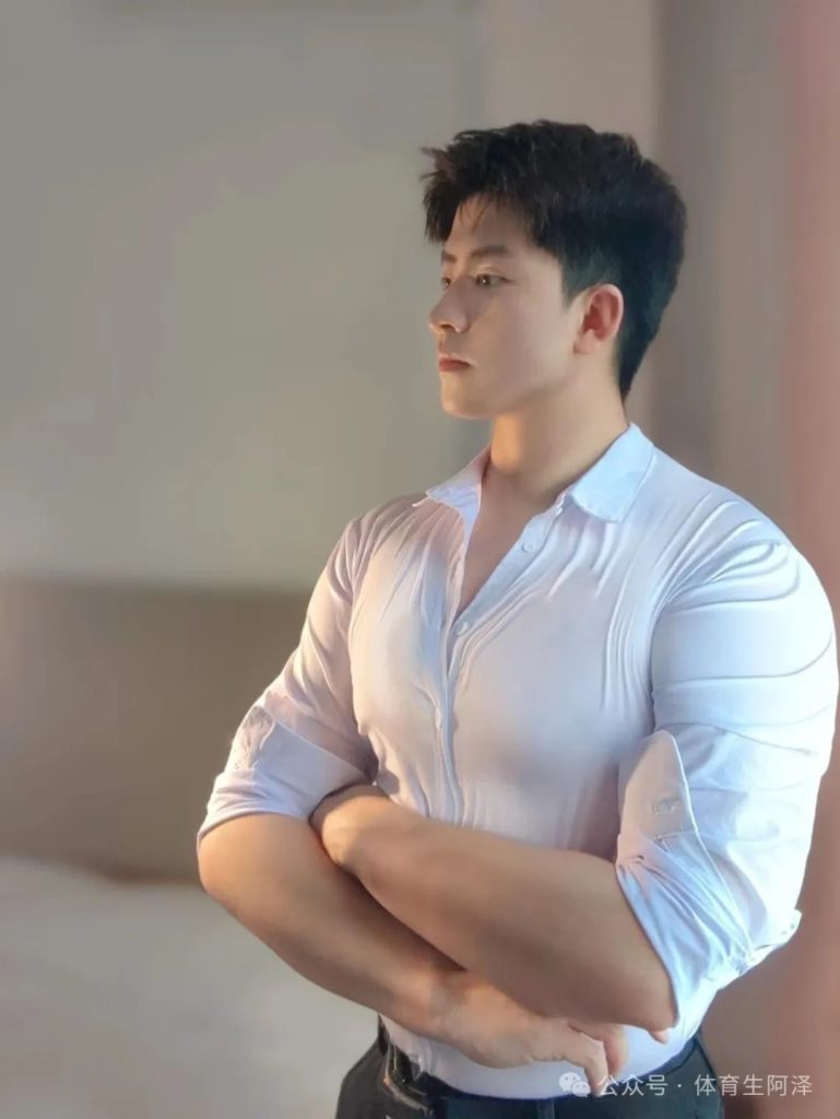 正装男妈妈—女生们都自愧不如……