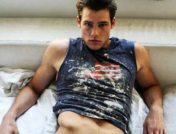 令人唏嘘!这个知名男模真的老了!穷困潦倒用 iPhone6?! 令人唏嘘!这个知名男模真的老了!穷困潦倒用 iPhone6?!