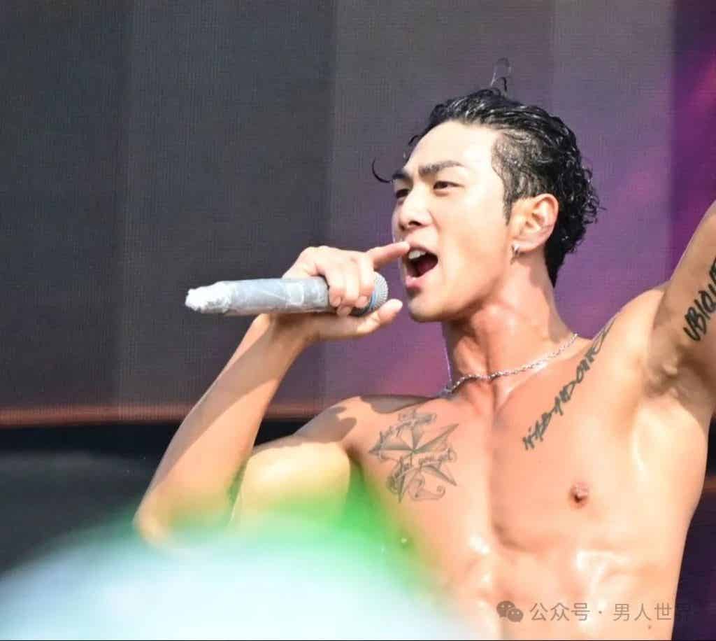 28 岁姜东昊脱衣现场