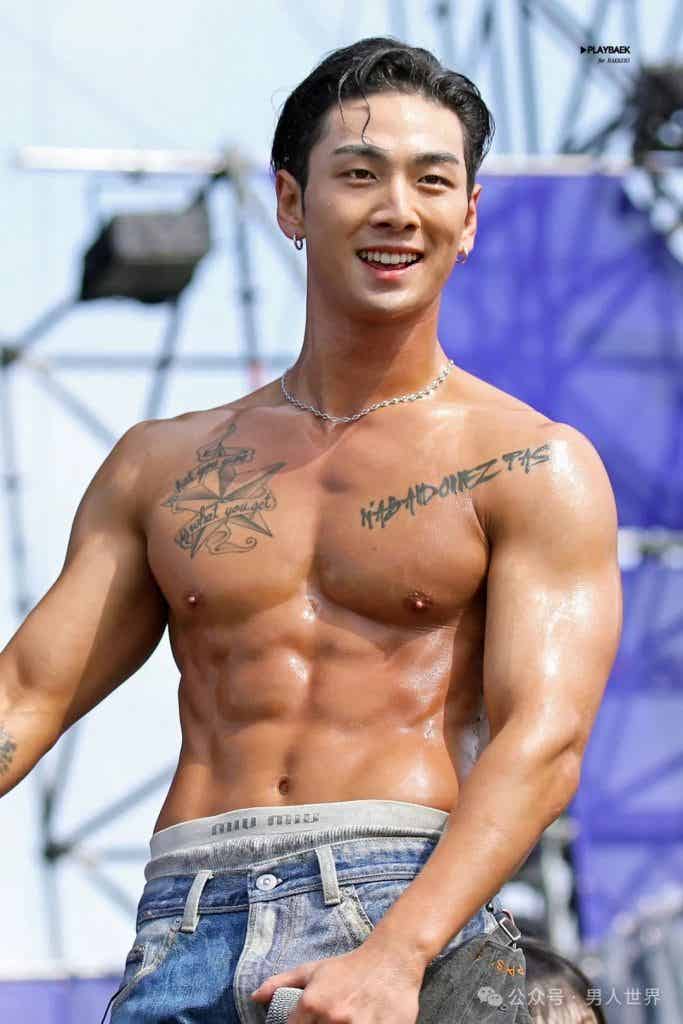 28 岁姜东昊脱衣现场