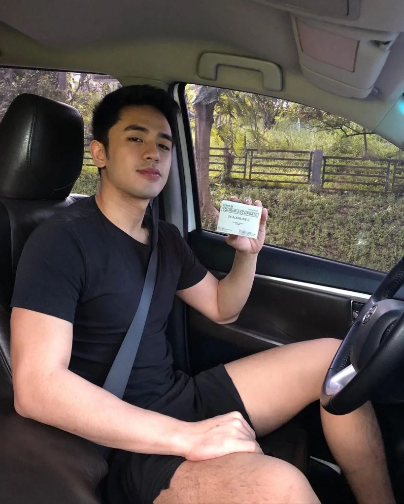 校篮球队体育生长太帅!高中就做男模赚钱了 校篮球队体育生长太帅!高中就做男模赚钱了