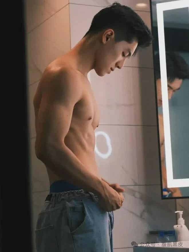 190cm 山东 20 体育生私生活曝光,太会玩了吧? 190cm 山东 20 体育生私生活曝光,太会玩了吧?