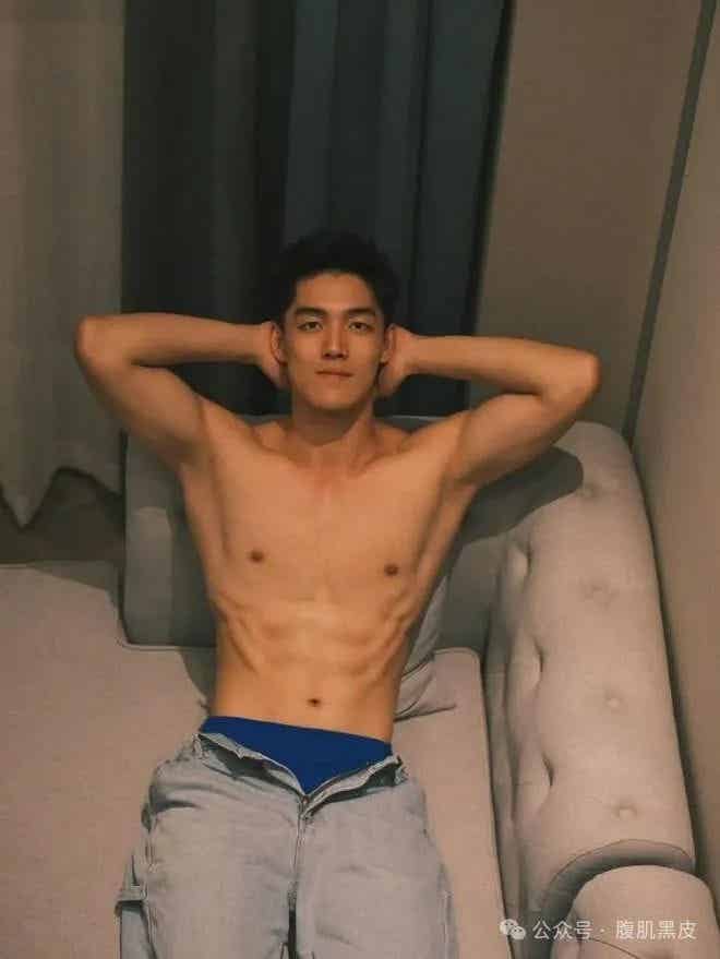 190cm 山东 20 体育生私生活曝光,太会玩了吧? 190cm 山东 20 体育生私生活曝光,太会玩了吧?