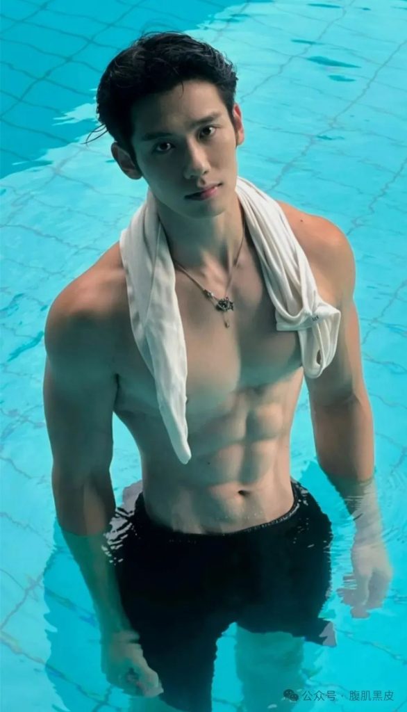 双开门白皮肌肉游泳教练小哥哥！！