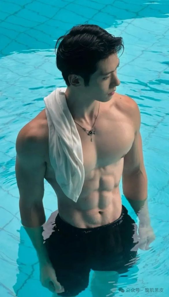 双开门白皮肌肉游泳教练小哥哥！！