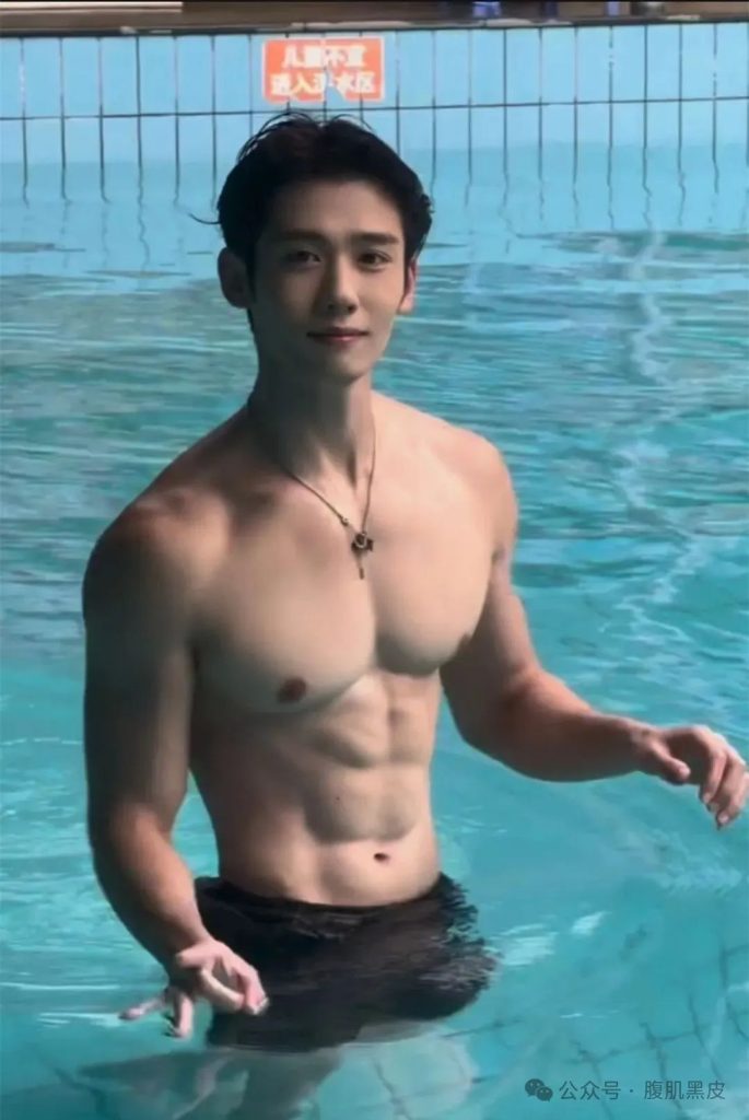 双开门白皮肌肉游泳教练小哥哥！！