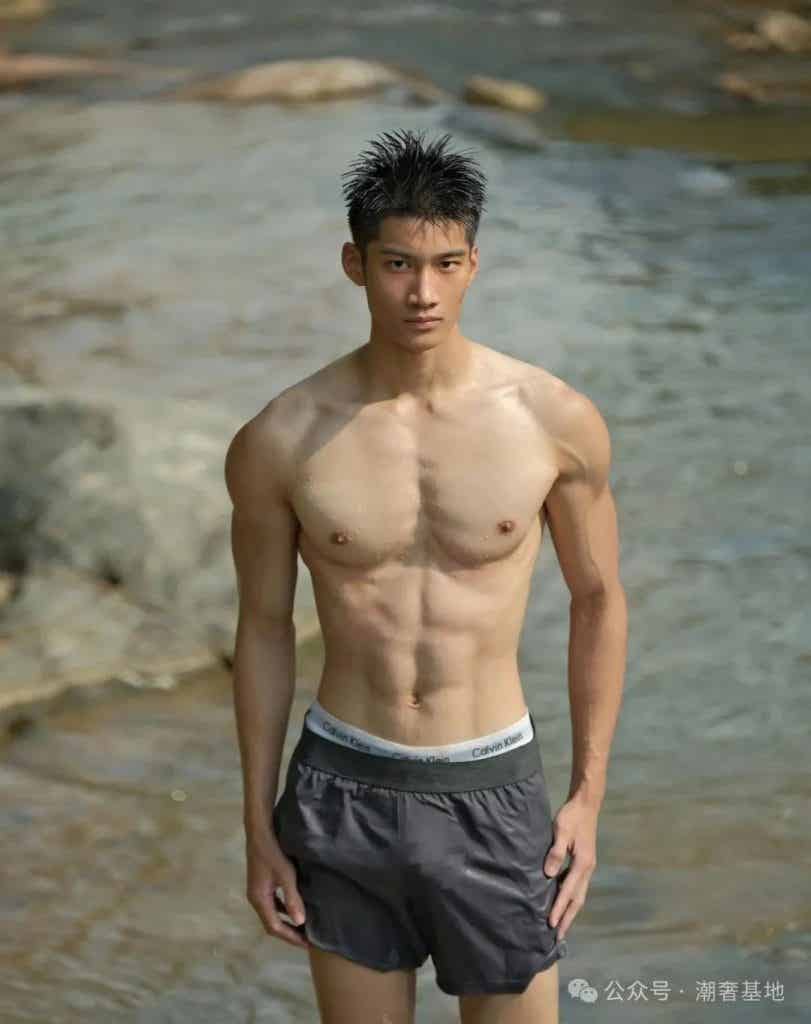 184CM 肌肉大直男，粗壮手臂 AI 都弄不了那么帅！